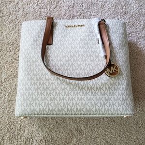 Michael Kors leather shoulder bag